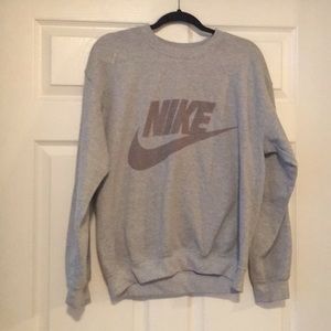 Gray nike sweatshirt